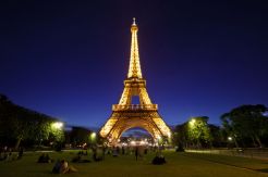 Selama Piala Eropa, Menara Eiffel Disulap Jadi Apartemen