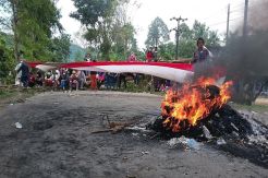 Diblokir Warga, Jalan Utama Palopo-Luwu Lumpuh Total