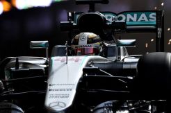 Hamilton Kuasai FP1, Rio Finis di Depan Pascal