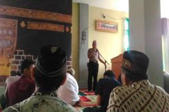 Alhamdulillah, Polisi Santri Jadi Khatib Salat Jumat