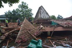 Tertimpa Bangunan Joglo Ambruk, Noval Tewas