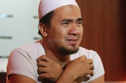Alami Sakit, Sidang...