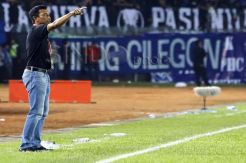 Libur Latih Sriwijaya FC Widodo Urus Stadion di Gresik