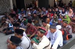 Jelang Ramadhan, Makam Gus Dur Dibanjiri Peziarah