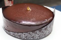Menggoyang Lidah Bersama Sensasi Pedas Royaux Black Pepper Cake