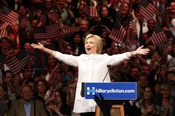 Hillary Deklarasikan...