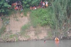 Arena Judi Sabung Ayam Digerebek, Tiga Orang Ceburkan Diri ke Sungai