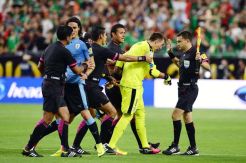 Misi Jaga Kans Lolos Tanpa Suarez, Uruguay Mesti Tahan Emosi