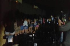 Razia Kafe, Petugas Amankan PSK dan Ratusan Botol Miras