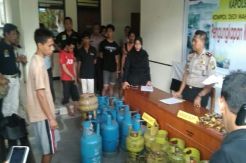 Lima Pengoplos Elpiji 3 Kg Ditangkap Polisi