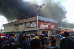Hingga Siang Ini, Pasar Kanjengan Semarang Masih Membara