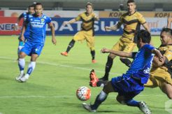 Persib Bandung Paksa Mitra Kukar Telan Kekalahan Pertama