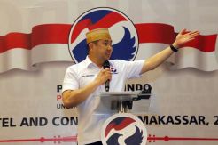 Hary Tanoesoedibjo Berziarah ke Makam Sunan Ampel