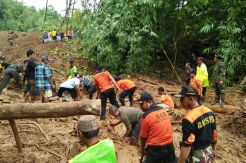 Tim SAR Kembali Temukan Satu Korban Longsor Purworejo