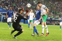 When Brady Header Sinks Italy