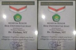 Wali Kota Pekanbaru Raih Penghargaan Museum Rekor Pengelolaan Sampah Terburuk