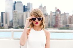 Serius, Taylor Swift...