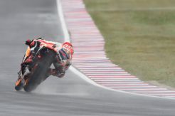 Diwarnai Kecelakaan, Marc Marquez Kuasai Latihan Keempat