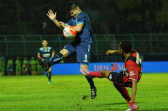 Pelatih Arema Evaluasi Tim Setelah Rekor Kemenangan Terputus