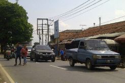 Ratusan Kendaraan Antre dari Pasar Lewo hingga Kersamanah