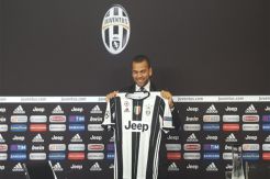 Belum Sempat Bela Juventus, Dani Alves Malah Melanggar Hukum