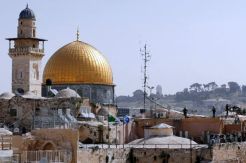 Israel Larang Warga Palestina Beribadah di Masjid Al-Aqsa