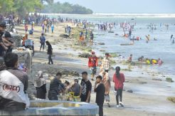 Mulai Dikunjungi Wisatawan, H+1 Ujunggenteng Masih Sepi