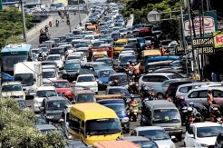 Tol Cikampek Berlakukan Contraflow