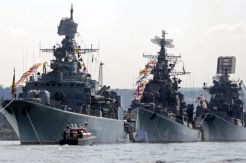 Rusia Desak NATO Hentikan Penyebaran Pasukan di Laut Hitam
