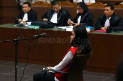 Cicipi Kopi Mirna, Pengacara Jessica Cecar Pertanyaan ke Hani