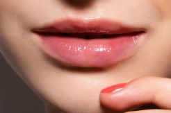 6 Langkah Gunakan Lipstik...