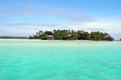 Pulau Derawan yang Kian Menawan