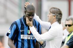 Gara-gara Dua Permintaannya Ditolak, Mancini Mau Rekrut Balotelli