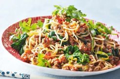 Mudahnya Buat Mi Goreng Sambal Kacang Penuh Gizi