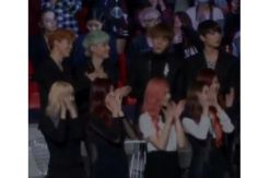 Jin BTS Kepergok Tatap Terus Momo Twice