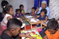 Tukang Becak Ini Sewa Rumah untuk Tempat Bimbel Gratis