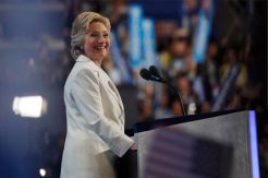 Bersedia Jadi Capres Demokrat, Hillary Ragukan Kemampuan Trump