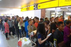 Erupsi Gunung Rinjani, Ratusan Penumpang Terlantar di Bandara Juanda