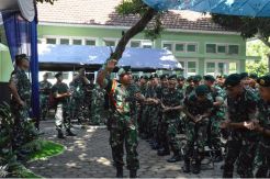 Tembak Santoso, Prajurit Yonif Raider Kostrad Dapat Penghargaan