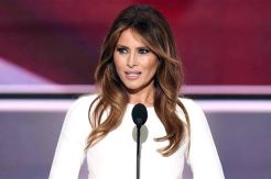 Istri Trump Murka Status Imigrasi Diusik