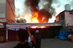 Api Mengamuk di Permukiman Padat Penduduk