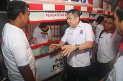 Pedagang Sate UMKM Binaan Perindo Sumringah Dikunjungi HT