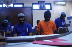 Kampung Begal Digerebek Polisi, 11 Orang Ditangkap