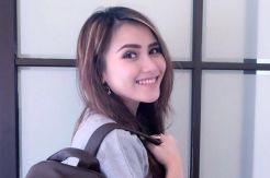 Ayu Ting-Ting Tersenyum Dihujat Netizen