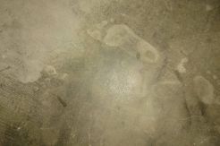 Misteri Enam Tapak Kaki di Kamar Ati