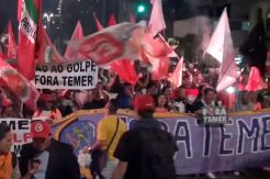 Pendukung Rousseff Turun ke Jalan Desak Wapres Brazil Mundur