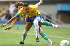 Pelatih Brasil: Jangan Kecam Neymar, Dia Bisa Pensiun Seperti Messi