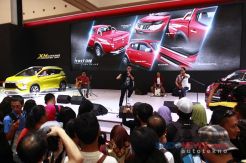 Pilih Mobil Mitsubishi, Sambil Dihibur Ada Band