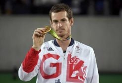 Andy Murray Rebut Emas...