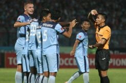 Ganti Pelatih, Persela Masih Jauh dari Kebangkitan